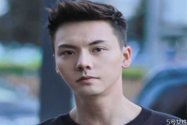 男人为什么会长黄褐斑？男人脸上长黄褐斑是什么原因