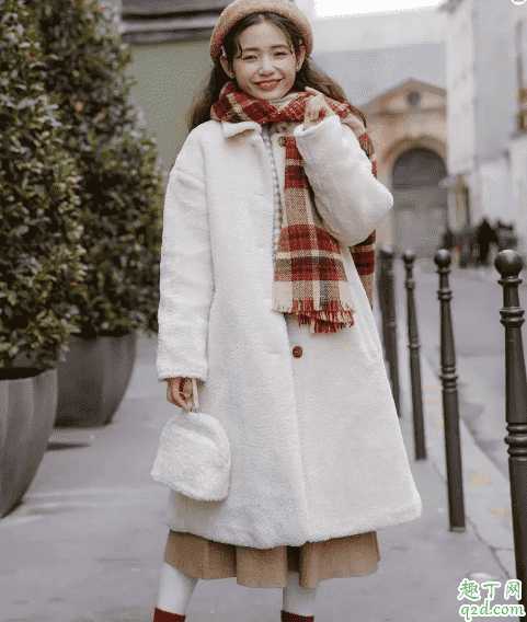 羊羔毛外套怎么搭配显瘦又好看 羊羔毛外套怎么搭配显瘦又好看
