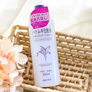 化妆水面膜可以天天敷吗？化妆水到底该怎么用