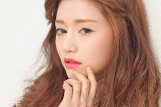 经常化妆对皮肤有什么影响？经常化妆对皮肤好吗