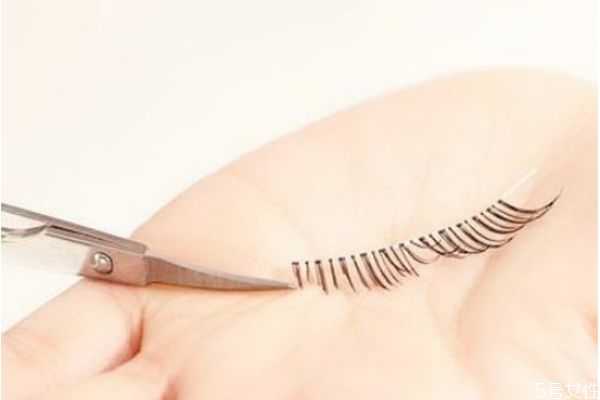 假睫毛太长怎样修剪？如何修剪假睫毛长度