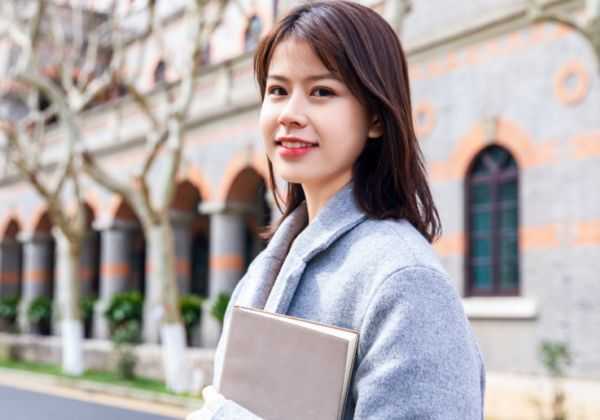 什么刘海看着显脸小 什么刘海看着显脸小