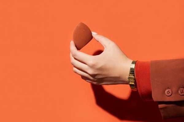 迷迷熊金粉美妆蛋软吗？迷迷熊金粉美妆蛋吃粉吗