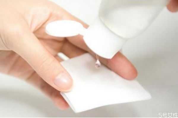 做面膜和湿敷有什么区别 湿敷和面膜哪个补水效果好