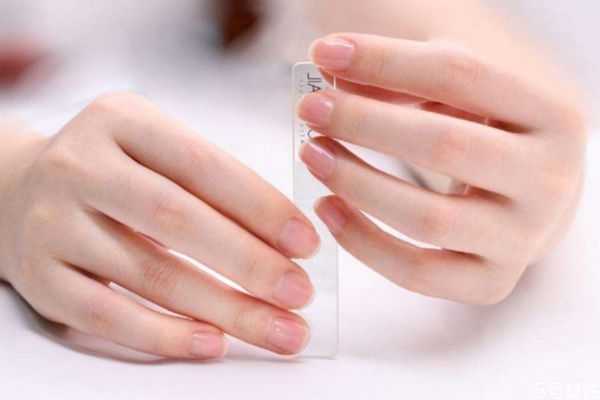 经常做美甲的坏处有哪些?为什么不能经常做美甲 经常做美甲的坏处有哪些?为什么不能经常做美甲