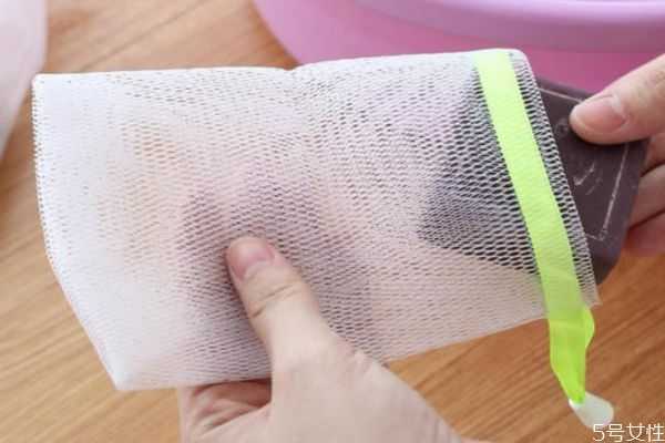 洗面奶要用起泡网吗?用起泡网和不用有什么区别 洗面奶要用起泡网吗?用起泡网和不用有什么区别