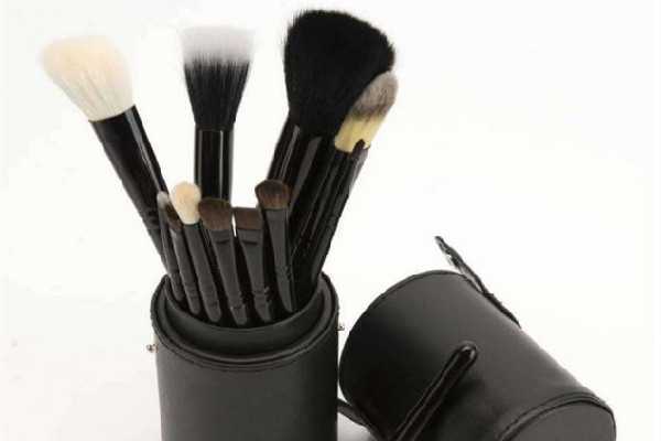 化妆刷可以用卸妆水清洗吗 化妆刷可以用卸妆水清洗吗