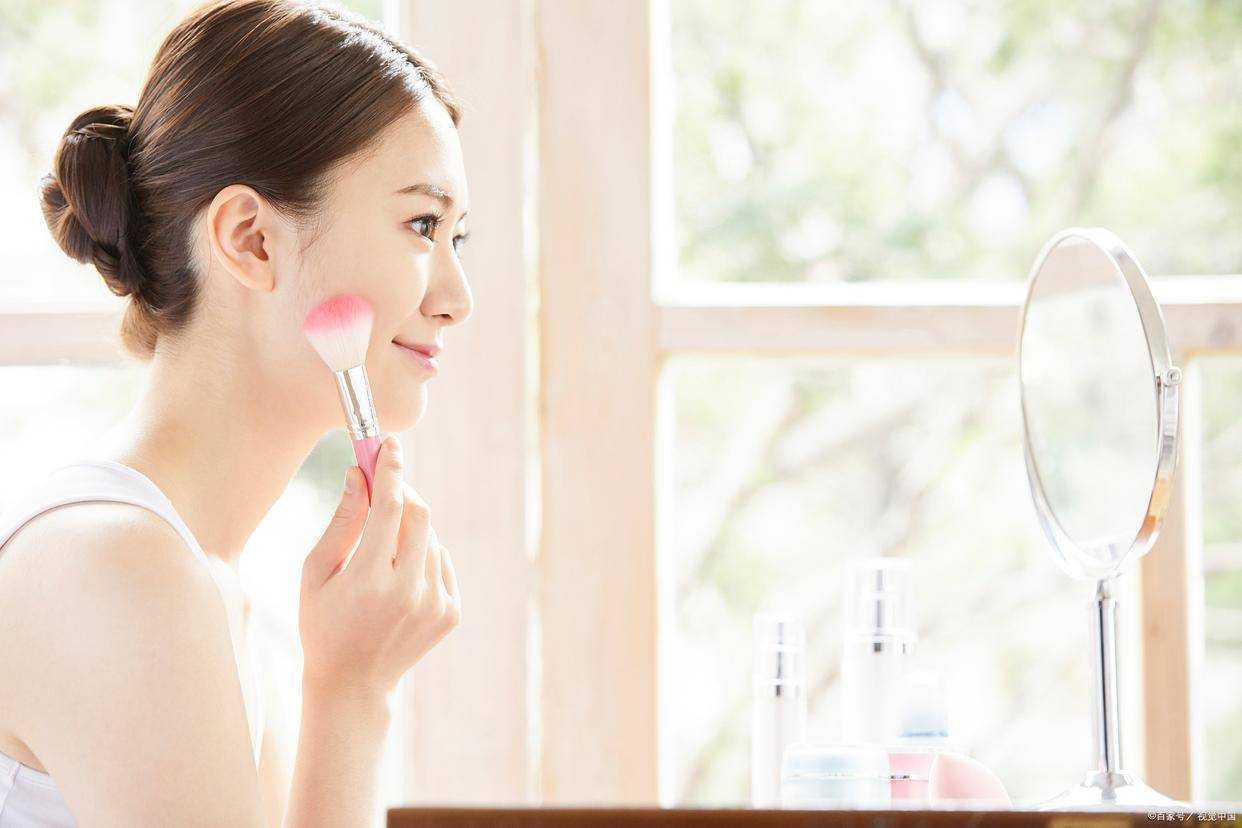 皮肤缺水的表现及原因