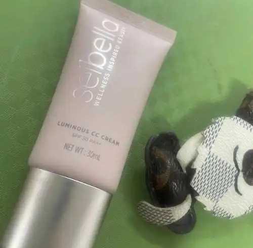 痘痘肌可以用cc霜吗 痘痘肌可以用cc霜吗