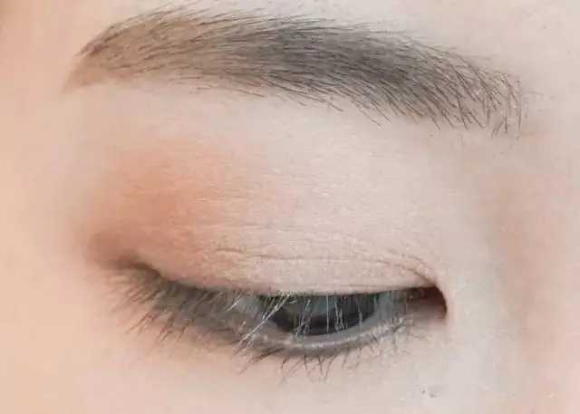 眼影怎么画好看又自然又漂亮?超实用的眼影画法分享