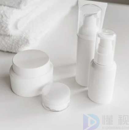 素颜霜与粉底液有何不同 素颜霜与粉底液有何不同