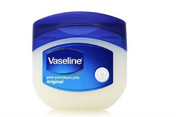 凡士林对痘痘有害吗 凡士林对痘痘有害吗