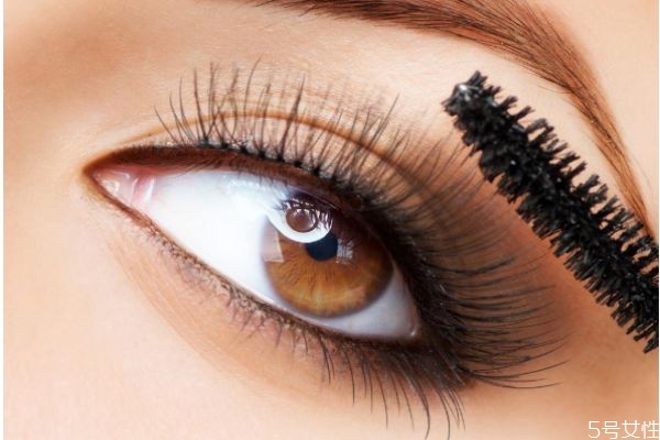 画眼睫毛要注意什么？画眼睫毛的注意
