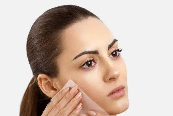 皮肤出油是因为皮肤缺水吗 皮肤出油是身体哪里出问题了