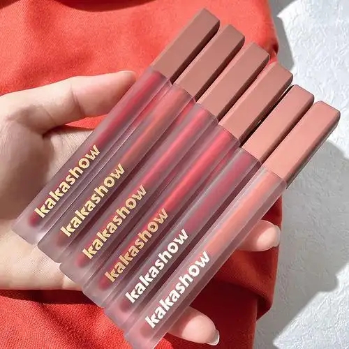 唇釉涂在嘴上会觉得油吗？唇釉太油亮了怎么处理