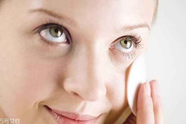 化妆水敷脸多久 化妆水敷脸多久