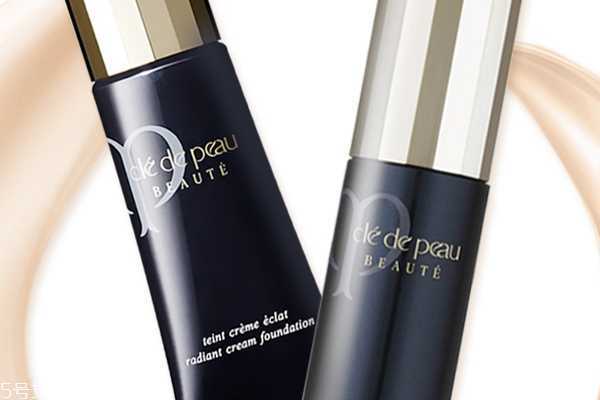 脸干化妆浮粉怎么办