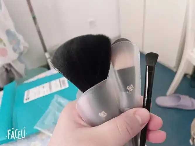 斜头粉底刷好用吗