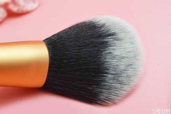化妆刷什么材质的毛好？化妆刷变形了怎么恢复