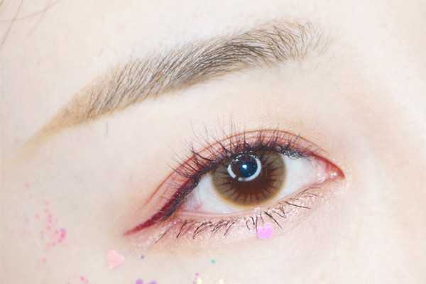 假睫毛能用多久?能用水洗吗? 假睫毛能用多久?能用水洗吗?