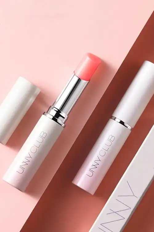 什么牌子的润唇膏好用持久且滋润 什么牌子的润唇膏好用持久且滋润