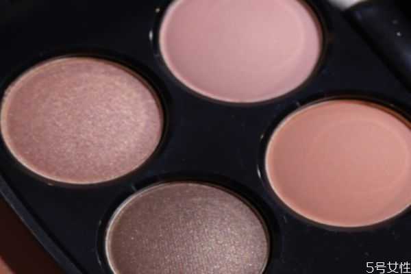 香奈儿眼影352和354哪个好看