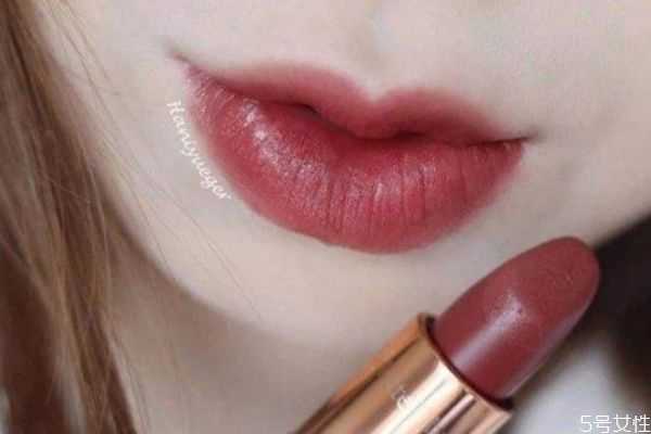 秋天适合涂什么口红好看？秋冬黄皮用什么口红好看