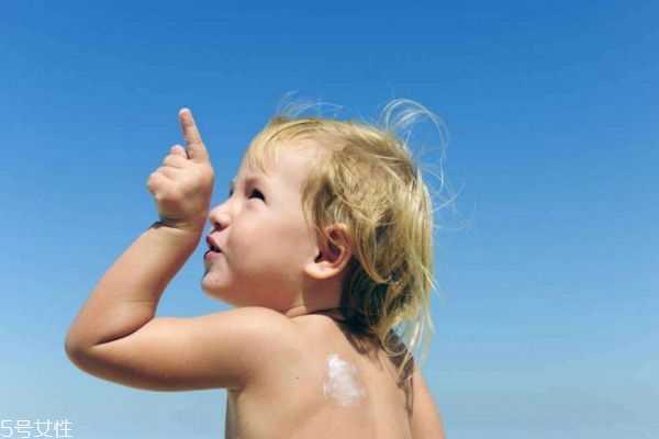 儿童防晒霜涂多少