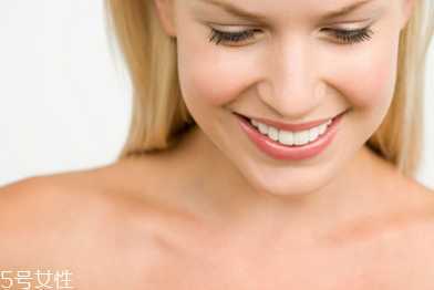 护肤品是用一套好还是混搭好？护肤品不用一套可以吗