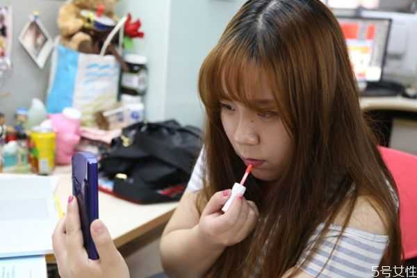 快速补妆的步骤有什么 快速补妆的步骤有什么