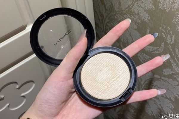 mac生姜高光使用步骤