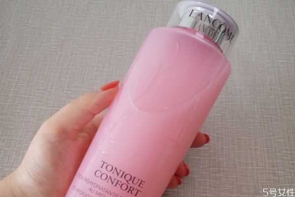 闭口粉刺能用兰蔻粉水吗？兰蔻粉水用后皮肤泛红怎么办