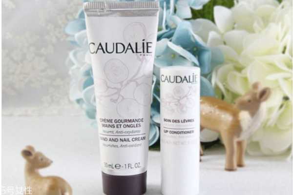 夏天可以涂护手霜吗 夏天可以涂护手霜吗