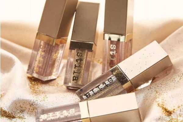 使用液体眼影要打底吗 液体眼影可以直接涂吗 使用液体眼影要打底吗 液体眼影可以直接涂吗