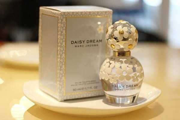 香水的前调是什么意思？香水的中调是什么意思