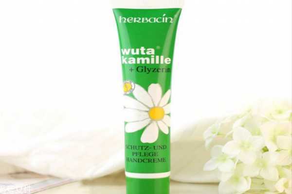 夏天可以涂护手霜吗 夏天可以涂护手霜吗