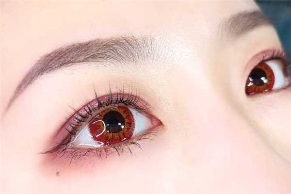 美瞳对眼睛伤害大吗 美瞳对眼睛伤害大吗