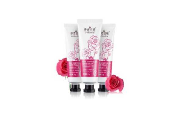 夏天可以涂护手霜吗 夏天可以涂护手霜吗