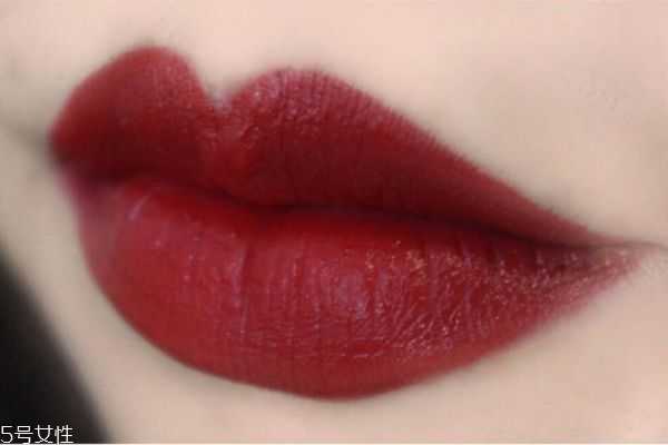 复古红口红适合什么肤色？复古红口红适合什么年龄