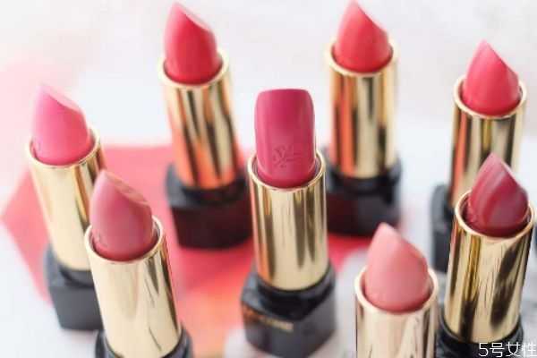 嘴巴厚涂口红好油腻怎么办？口红太油了怎么处理