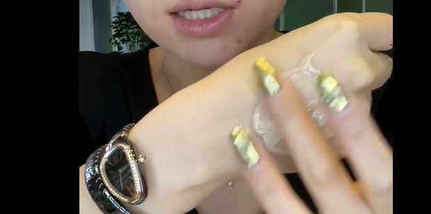 粉底液的正确用法步骤