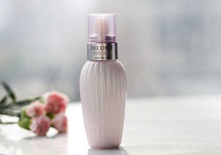 面霜为什么是乳白色