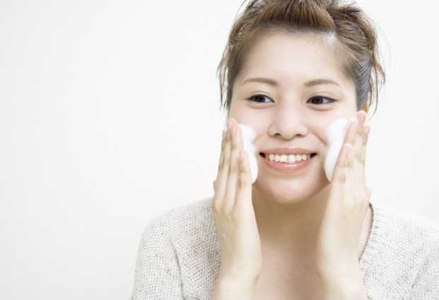 为什么一熬夜就长痘？熬夜就长痘痘是什么原因