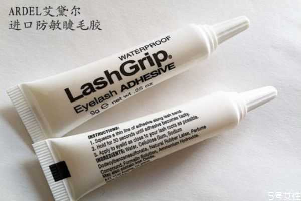 睫毛胶水打开多久就不能用了?睫毛胶水怎么保存 睫毛胶水打开多久就不能用了?睫毛胶水怎么保存