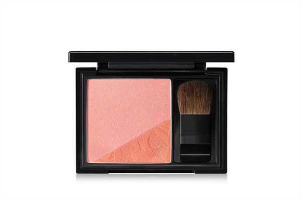 腮红是什么做的