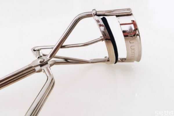 什么能代替睫毛夹？不用睫毛夹怎么能让睫毛翘