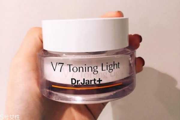 素颜霜伤害皮肤吗 可以经常使用素颜霜吗