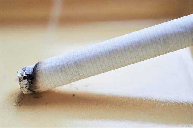 想要告别“黄脸婆”？少碰三物，多吃四果