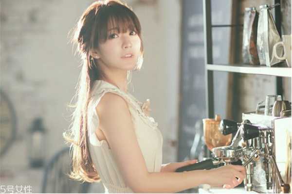 皮肤晒黑了用什么面膜