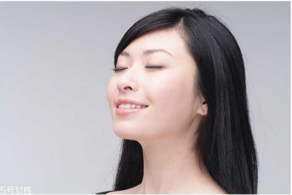 脸上长痘痘可以用酒精消毒吗 正确排毒是关键